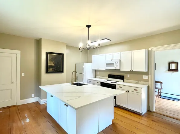 49 Winter St, Topsham, ME