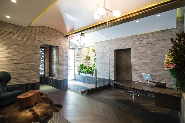 Rented by SERHANT. | media 16