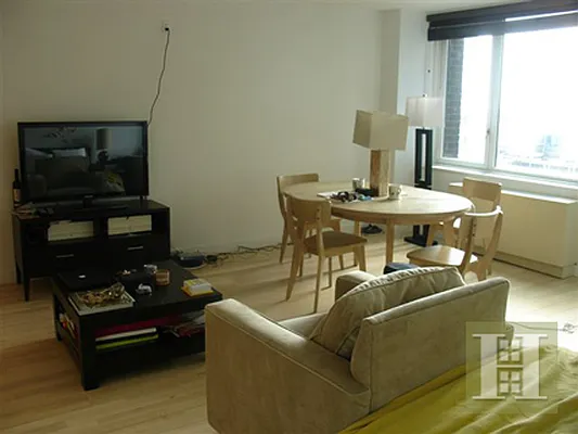 Rented by Halstead Real Estate | media 38