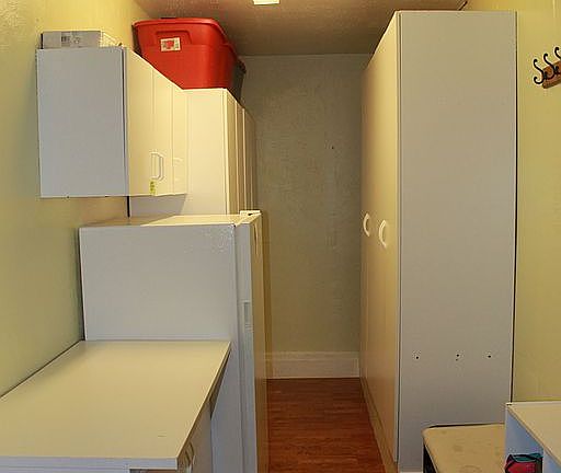 LAUNDRY/PANTRY