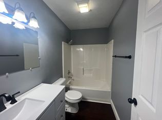 128 Genoa Dr, Springfield, IL 62703