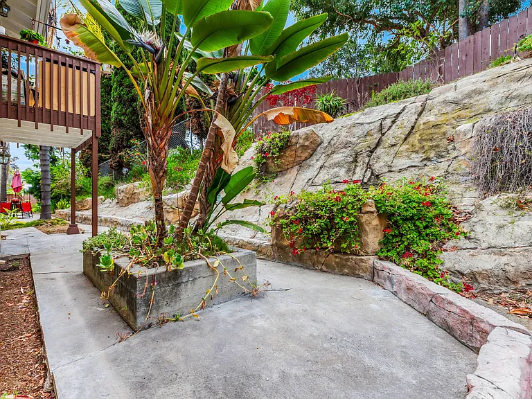 216 Guajome St #A — Photo 4