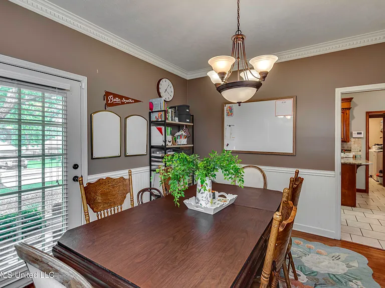 214 Ramblewood Dr — Photo 9