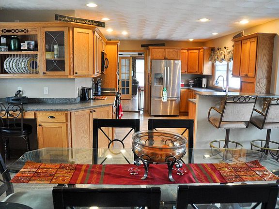 2nd image of 30 Ross Rd