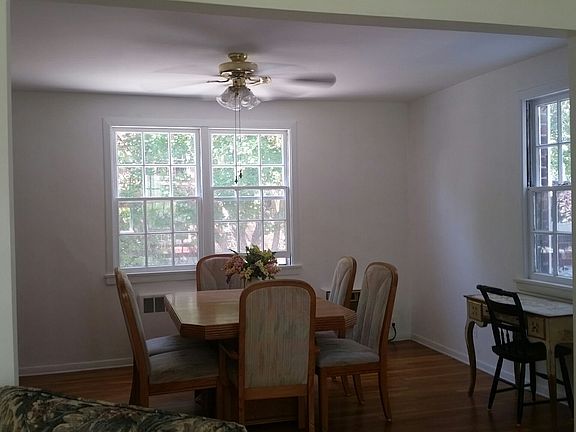 5th image of 9 Lawrence Park Cres