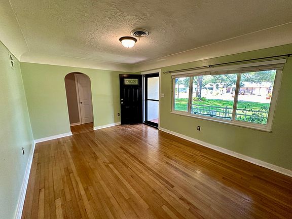 4th image of 2310 Covina Way S