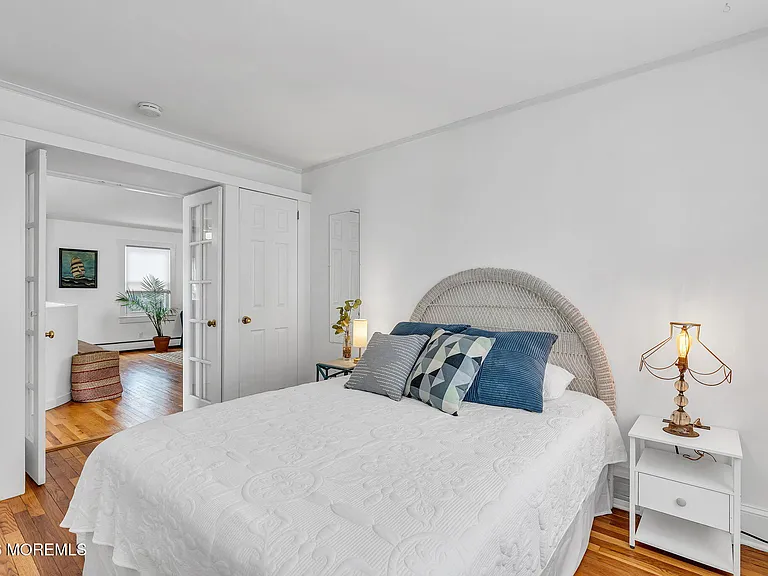 1227 Bay Ave — Photo 15