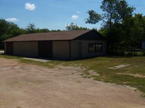 2nd image of 3010 Memorial Blvd