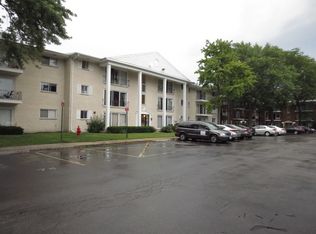 10119 Old Orchard Ct UNIT 101, Skokie, IL