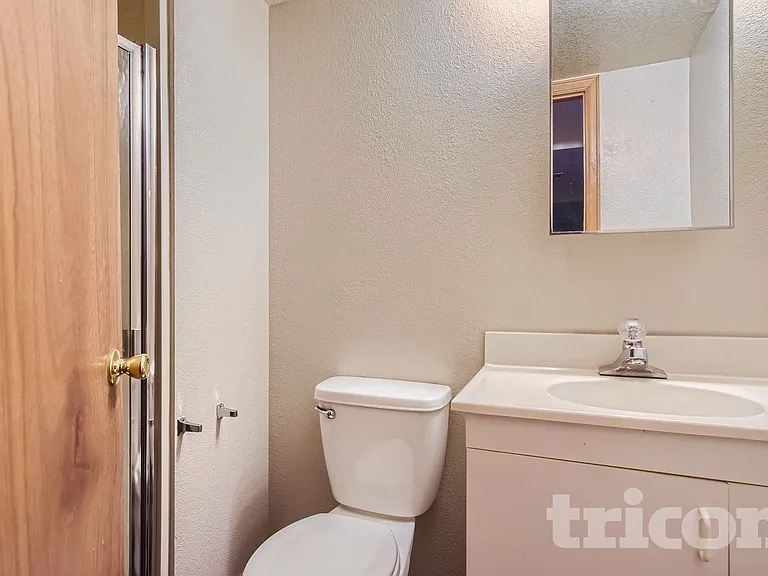 995 Cobblestone Dr — Photo 18