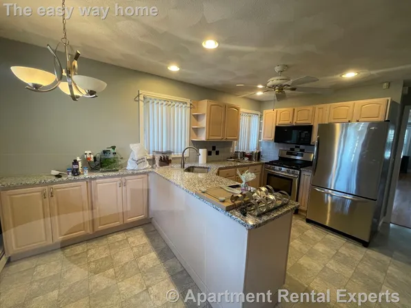 115 Boston Ave #2, Somerville, MA 02144