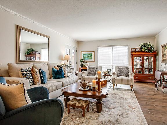 3rd image of 11336 Park Central Pl