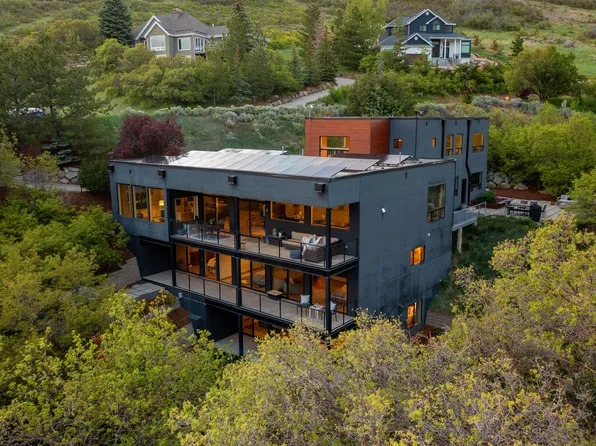 5632 E Pioneer Fork Rd, Salt Lake City, UT 84108