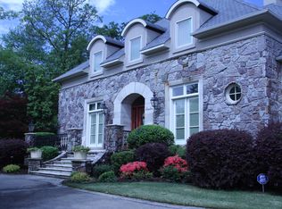 12 Chambord Ln, Little Rock, AR 72223