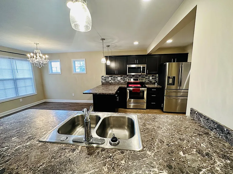 613 Estrella Dr — Photo 7