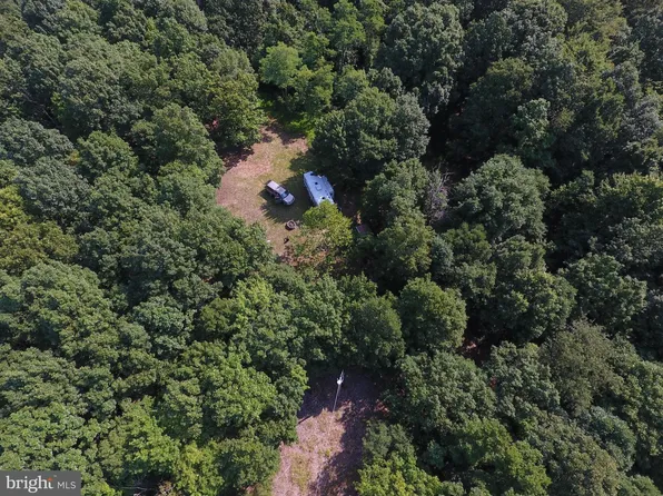 1840 Shade Ln, Berkeley Springs, WV 25411