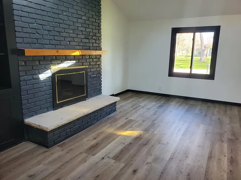 18625 Lola Dr — Photo 12