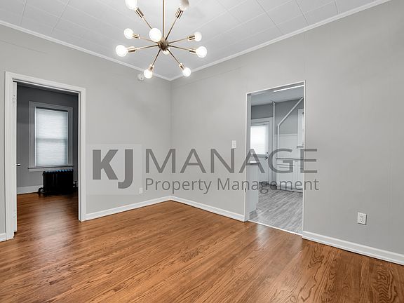 5th image of 326 Ford Ave #1