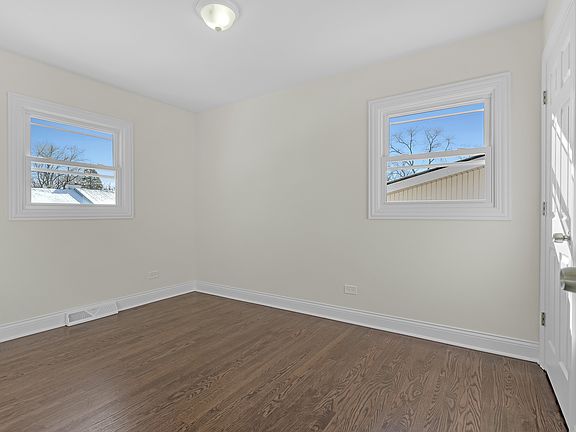 5th image of 15706 Avalon Ave