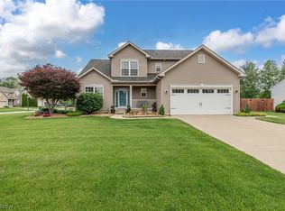 37164 Stone Creek Dr, North Ridgeville, OH 44039