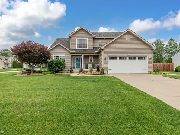 37164 Stone Creek Dr, North Ridgeville, OH 44039