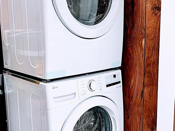 ground-floor washer/dryer