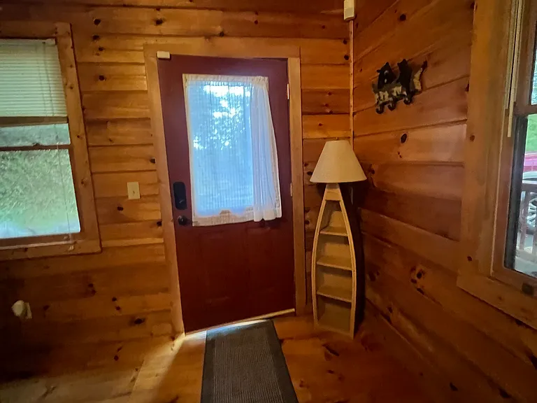 230 Laurelwood Cir — Photo 2