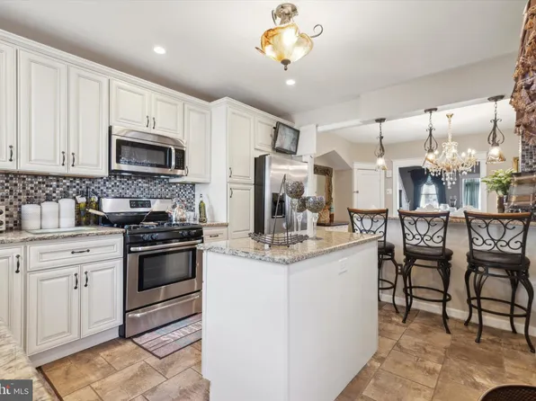 5840 Kemble Ave, Philadelphia, PA 19141