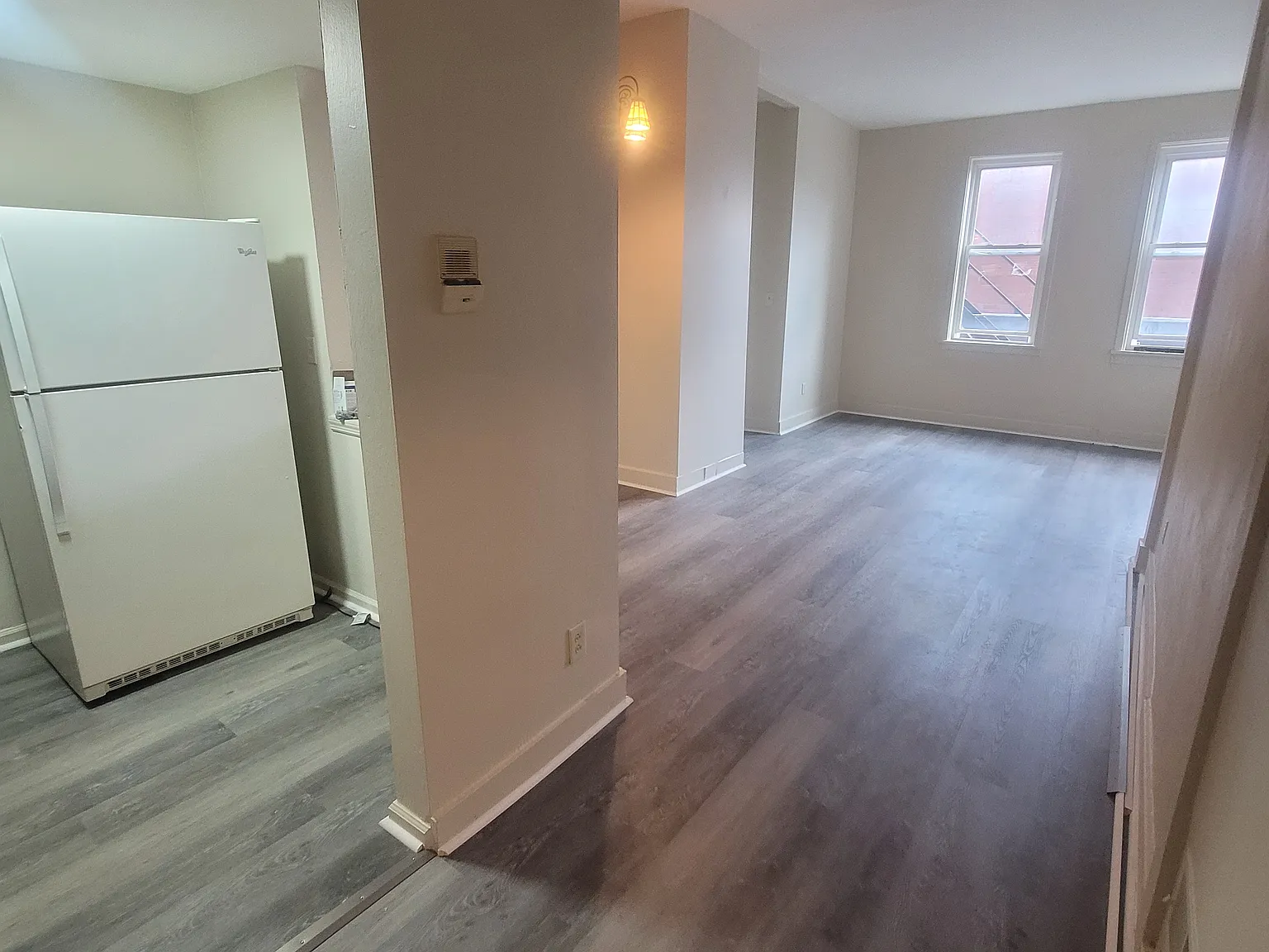 2 bed, $1,372 — Photo 3