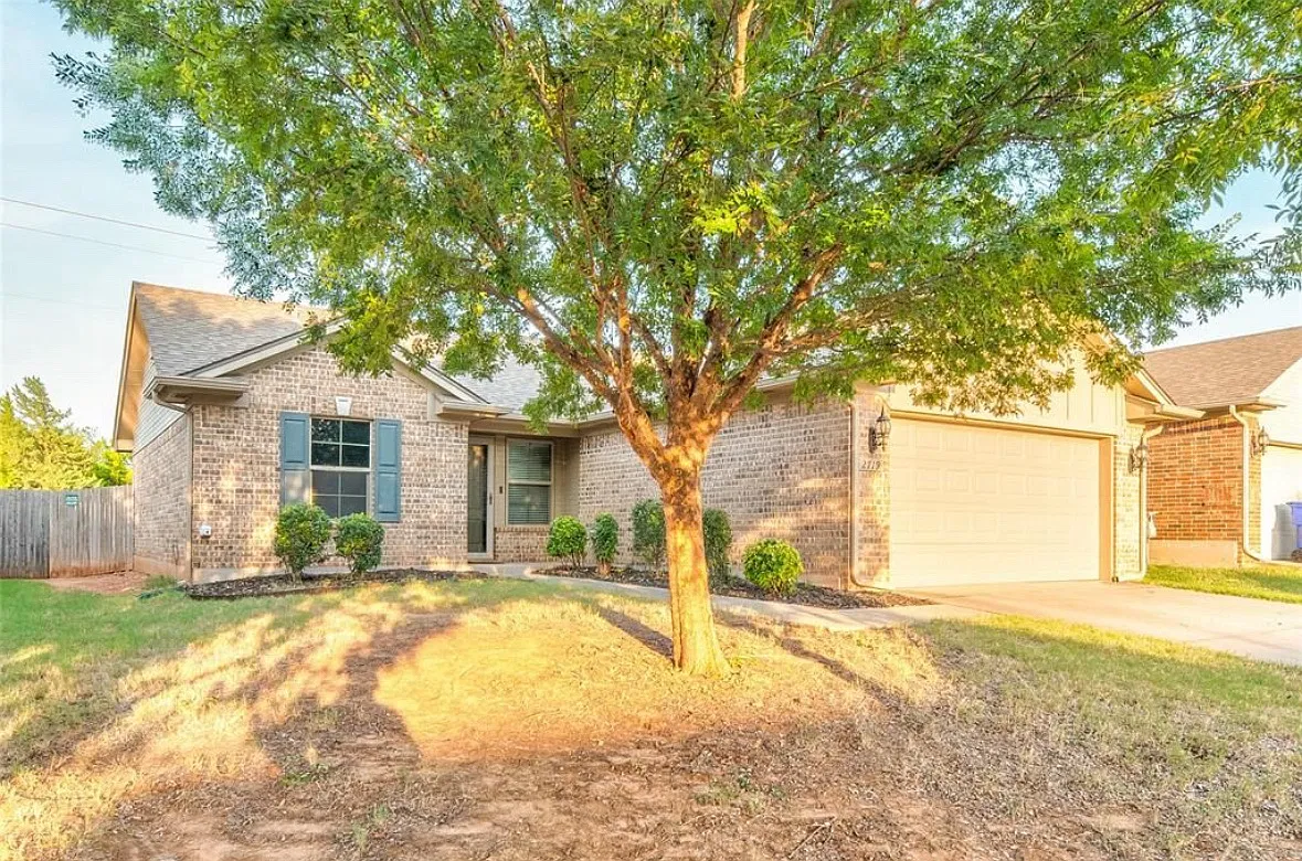 3 bed, 1230 sqft, $1,600 — Photo 2