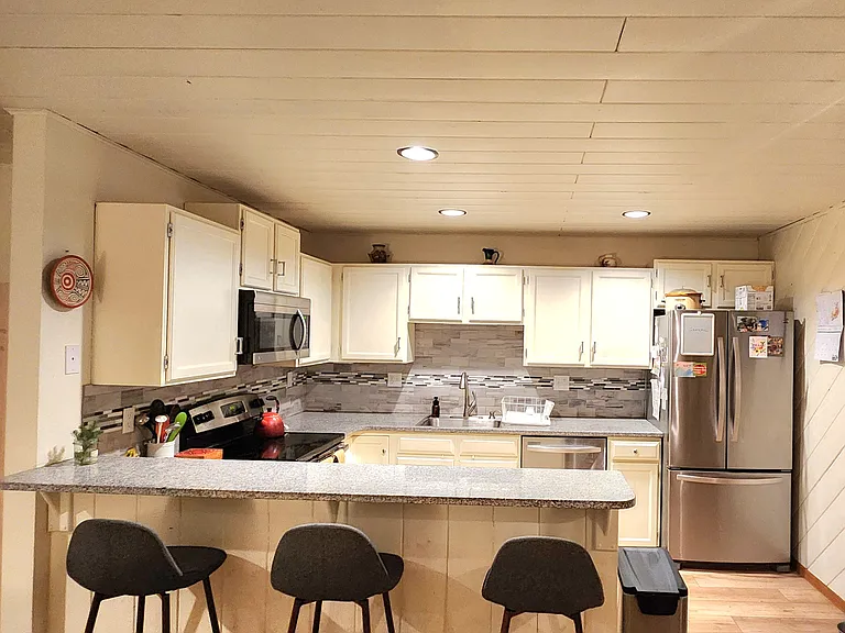 2915 Chinook Ln #B-12 — Photo 2