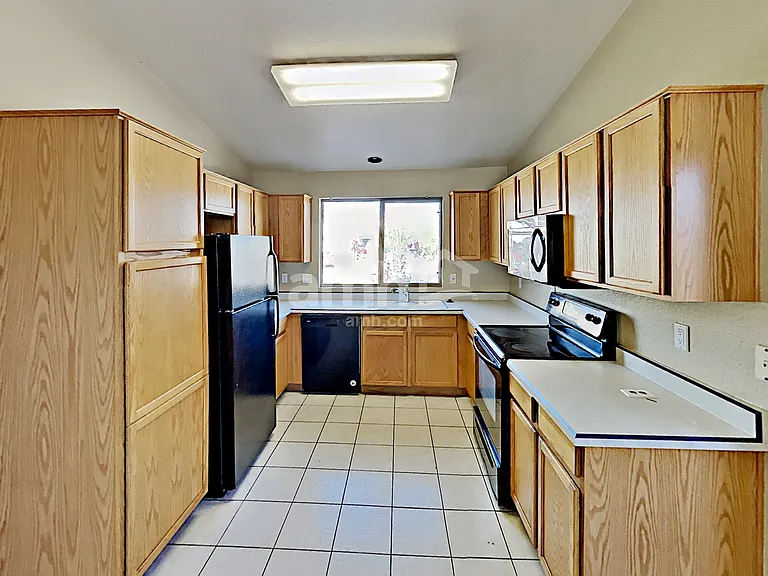 30300 N Royal Oak Way — Photo 3
