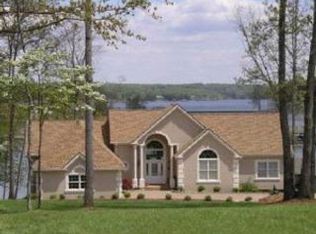 197 Vermont Ave, Moneta, VA 24121