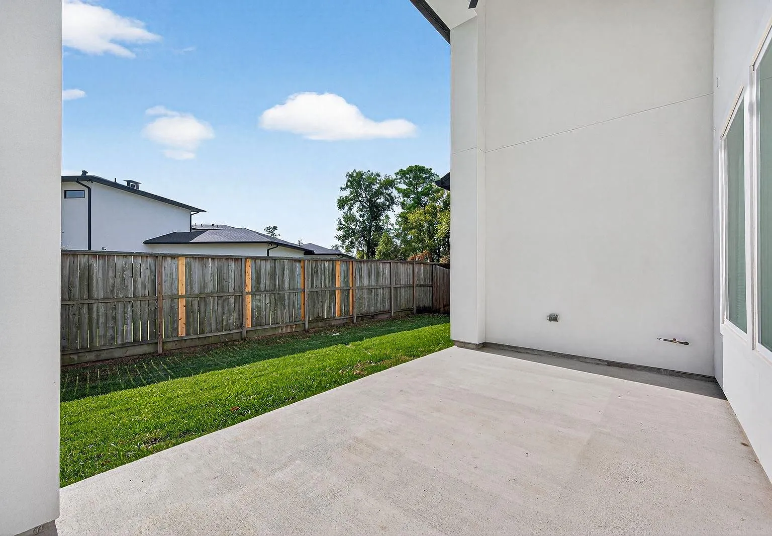4 bed, 3.0 bath, 3080 sqft, $4,900 — Photo 4