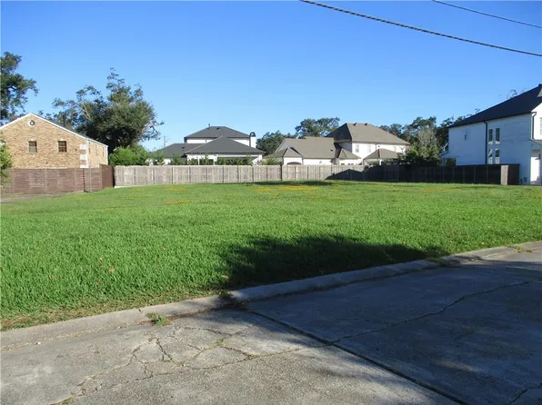 108 Rex Dr, New Orleans, LA 70123