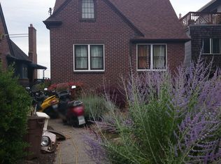 1953 8th Ave W, Seattle, WA 98119