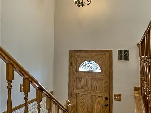 4th image of 11068 Oakbrook Dr