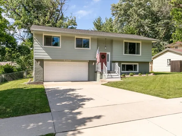 7209 Ridgemont Dr, Urbandale, IA 50322