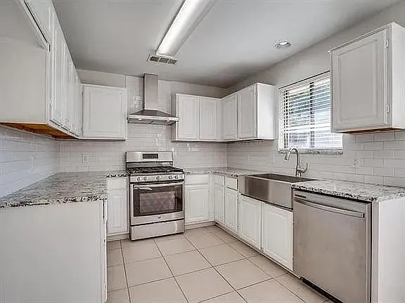 3 bed, 1423 sqft, $2,700 — Photo 2