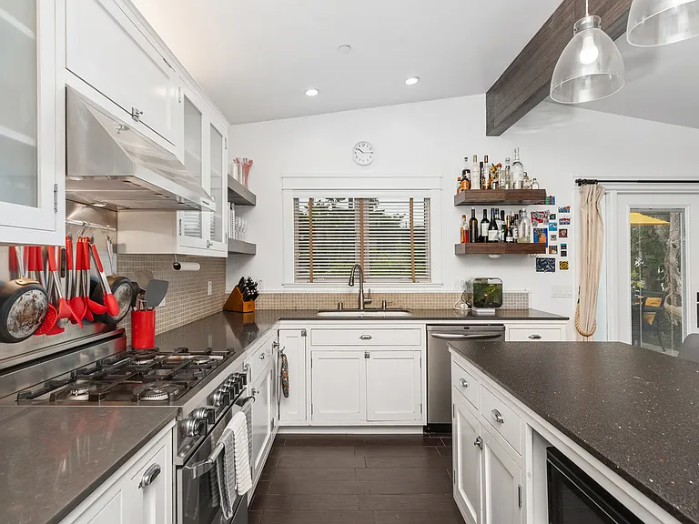 142 W Avenida Cadiz — Photo 13