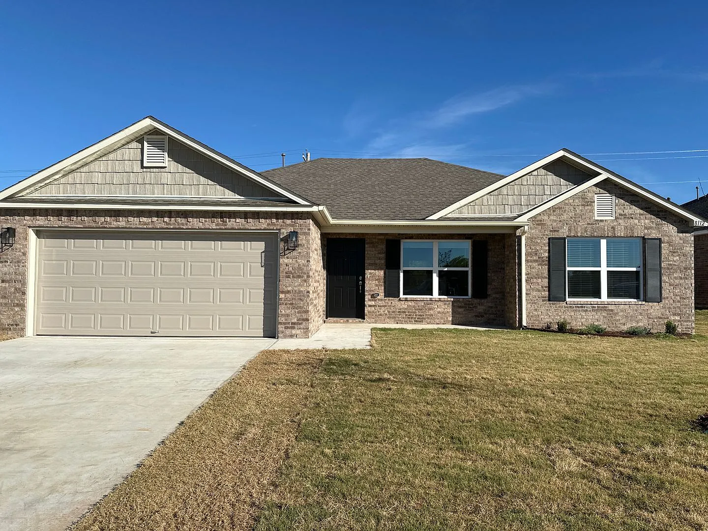 Pre-Leasing Now: Charming 3-Bedroom, 2-Bath Home in Park Place! — Photo 3