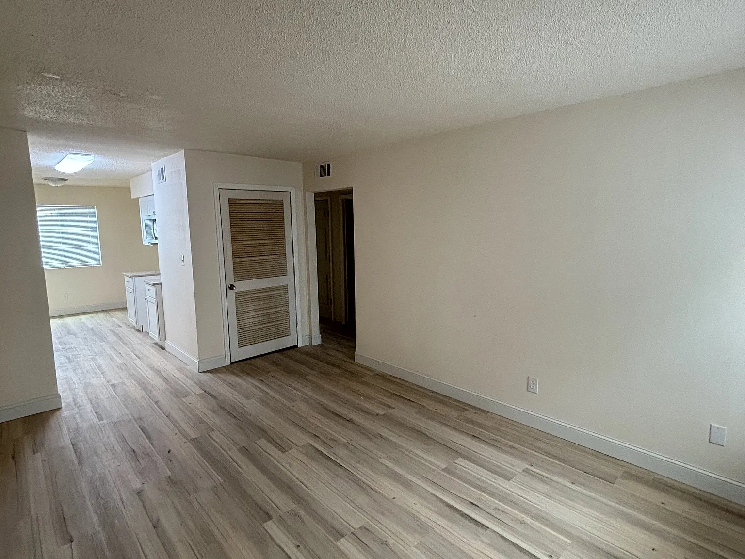 2 bed, 786 sqft, $850 — Photo 2