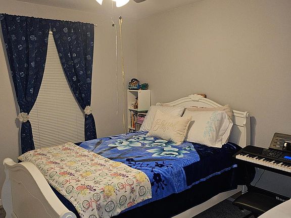 3rd image of 211 Coldspring Dr