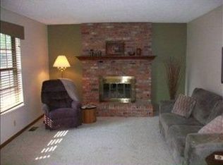 2816 SW Tutbury Town Ct, Topeka, KS 66614