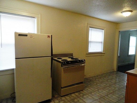 5th image of 5838 Park Ave