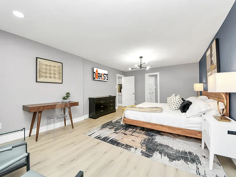 Falcon Meadow Dr — Photo 13