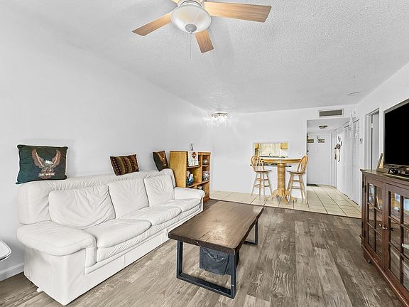 3rd image of 5130 SW 40th Avenue #4B