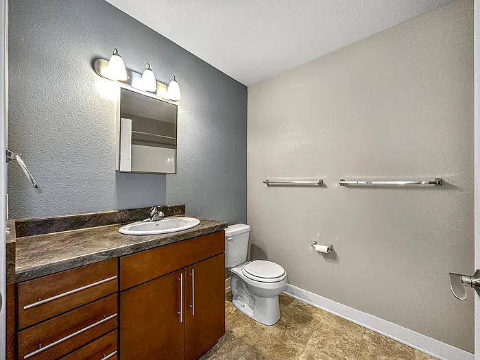2440 SW 9th St #5 — Photo 13