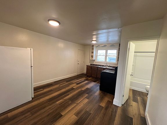 3rd image of 127 E 10th St APT 2