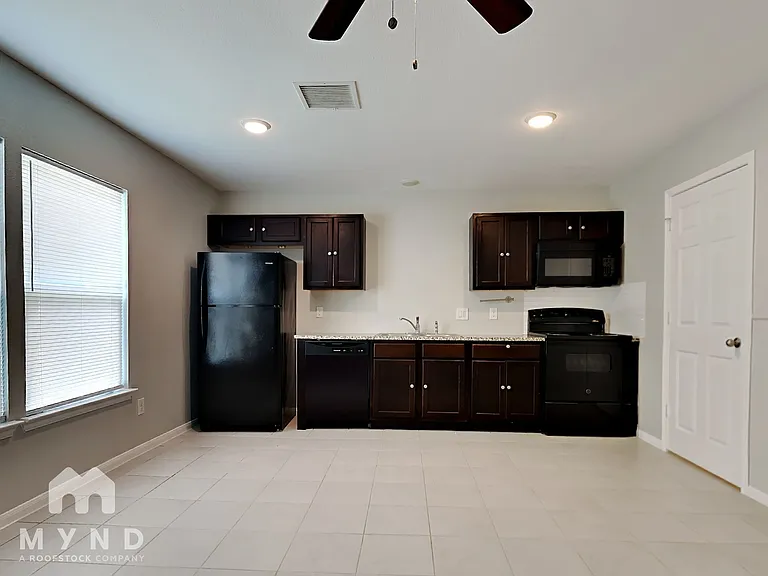 16696 E Ivanhoe — Photo 5